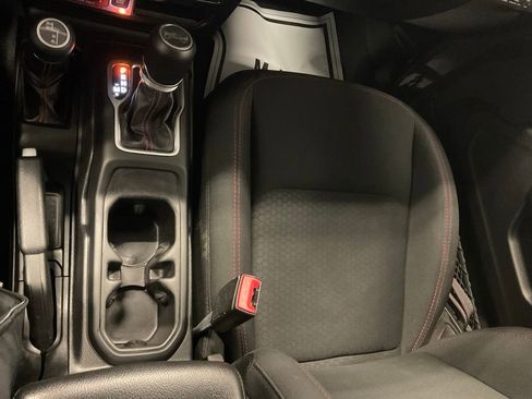 Used 2019 Jeep Wrangler Unlimited Rubicon image 24
