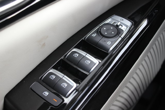 Used 2024 Kia Carnival SX Prestige FWD image 19