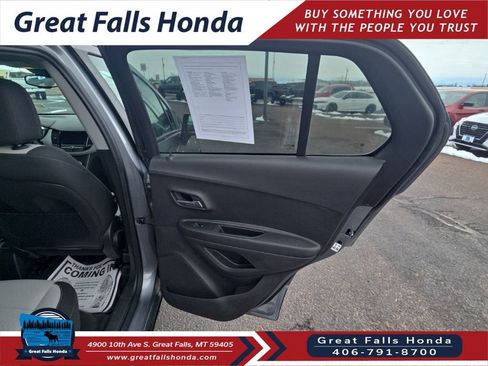 Used 2020 Chevrolet Trax LS w/ Tint and Cruise Package image 17