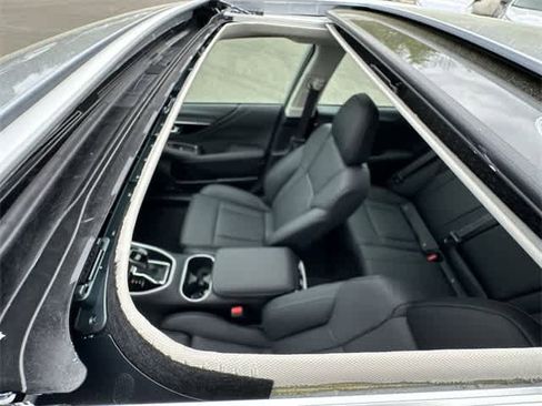 Certified 2025 Subaru Legacy Limited image 6