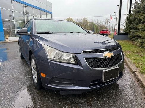 Used 2013 Chevrolet Cruze LS FWD image 14
