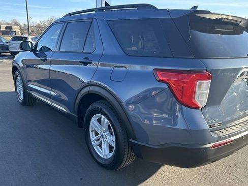 Used 2021 Ford Explorer XLT image 4