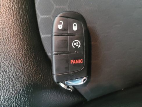 Used 2019 Jeep Compass Latitude w/ Cold Weather Group image 32