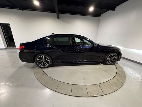 Used 2022 BMW 740i xDrive w/ M Sport Package AWD/4WD image 17