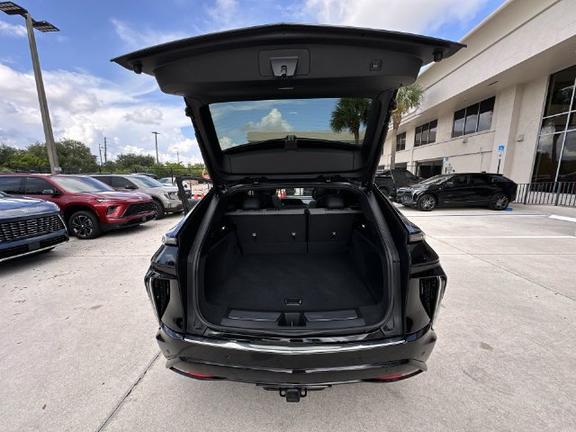 Used 2024 Cadillac Lyriq Tech w/ Driver Assist Package AWD/4WD image 31