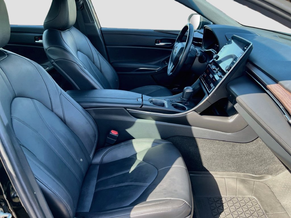 Used 2020 Toyota Avalon XLE w/ Moonroof Package FWD image 28