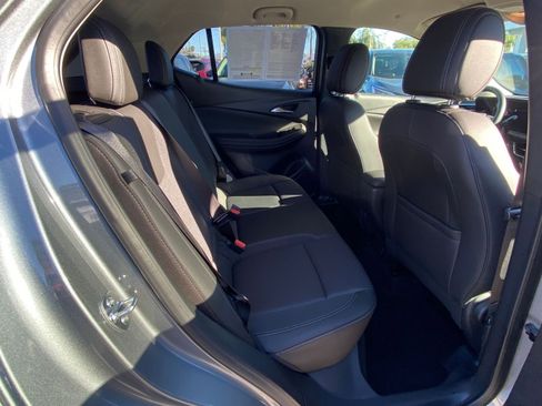 Used 2025 Buick Encore GX Preferred image 38