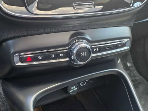 Certified 2023 Volvo C40 P8 Recharge Ultimate AWD/4WD image 31