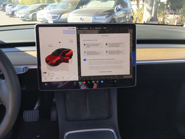 Used 2025 Tesla Model Y Long Range RWD image 11
