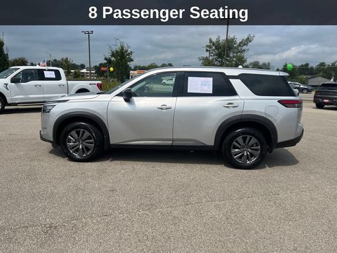Used 2025 Nissan Pathfinder S AWD/4WD image 2