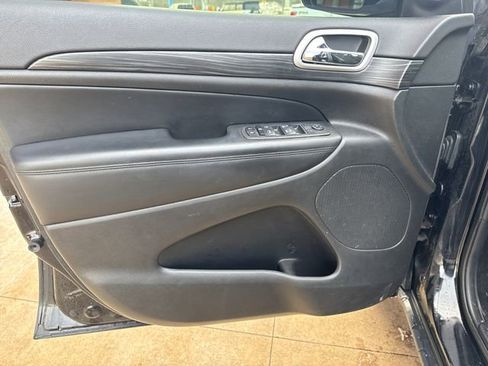 Used 2022 Jeep Grand Cherokee Laredo E w/ Security & Convenience Group image 12