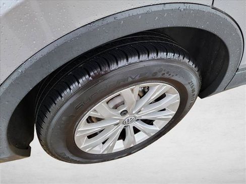 Used 2020 Volkswagen Tiguan S FWD image 11
