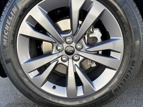 Used 2022 Ford Explorer XLT w/ Equipment Group 202A image 34