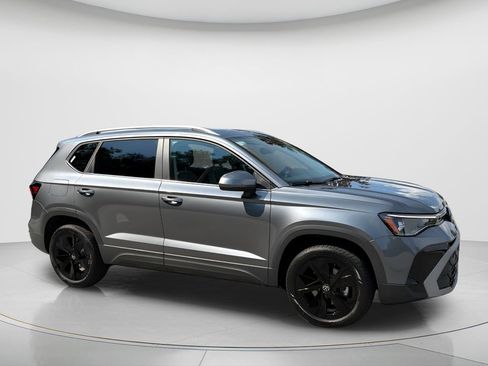 New 2026 Volkswagen Taos SE FWD image 4