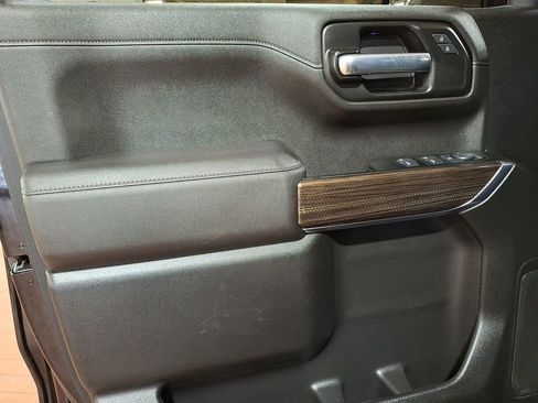 Used 2021 Chevrolet Silverado 1500 RST w/ Z71 Off-Road Package AWD/4WD image 9