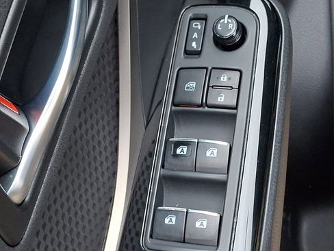 Used 2019 Toyota C-HR XLE image 23