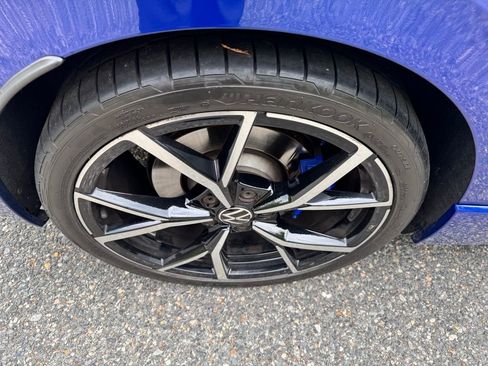 Used 2023 Volkswagen Golf R AWD/4WD image 9