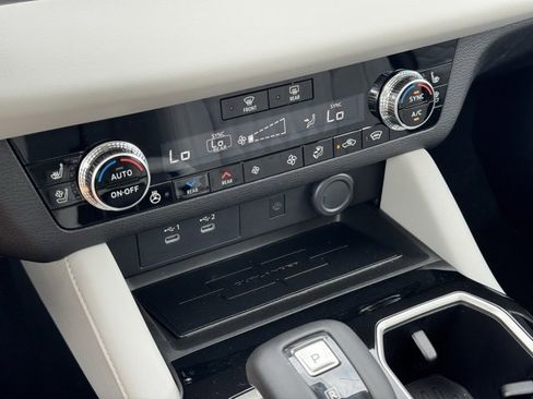 New 2025 Mitsubishi Outlander AWD image 31