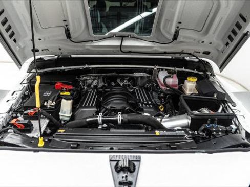 Used 2025 Jeep Gladiator Sport image 14