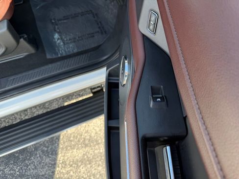 Used 2024 Ford Expedition Limited image 27