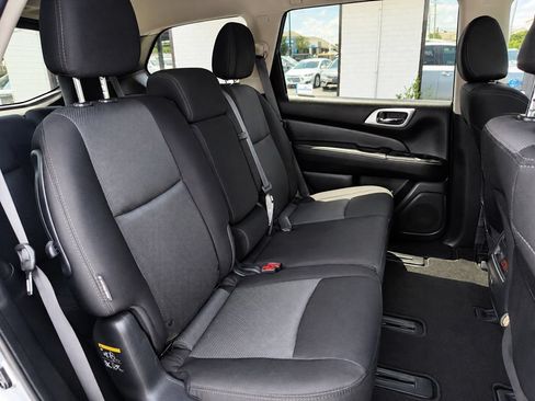 Used 2020 Nissan Pathfinder S AWD/4WD image 31