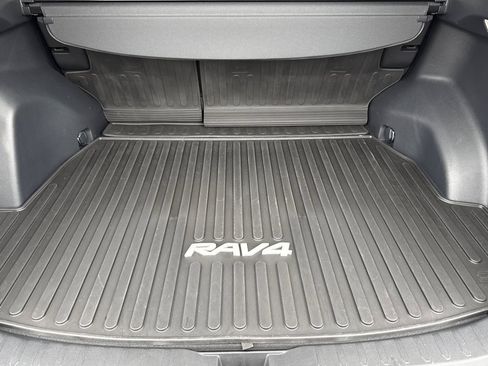 Used 2025 Toyota RAV4 LE AWD/4WD image 16