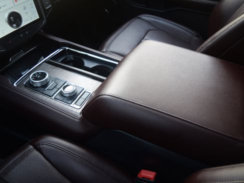 Used 2022 Ford Expedition Max Limited image 12