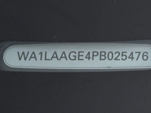 Used 2023 Audi e-tron Premium Plus w/ Premium Plus Package image 23