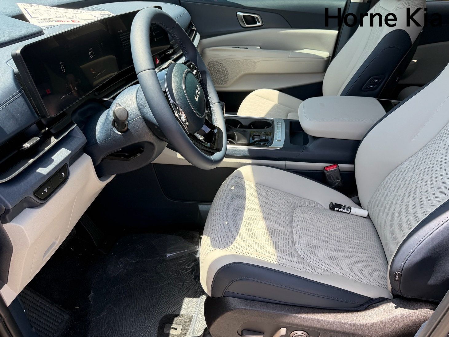 New 2026 Kia Carnival EX FWD image 9
