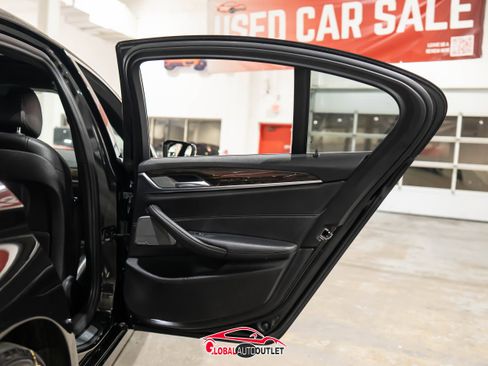 Used 2018 BMW 530e w/ Premium Package 2 image 48