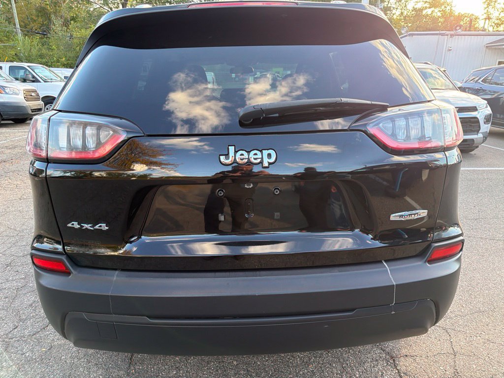 Used 2019 Jeep Cherokee Latitude w/ Cold Weather Group AWD/4WD image 6