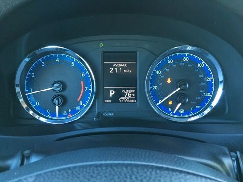 Used 2017 Toyota Corolla L FWD image 2