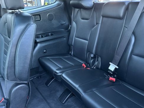 Certified 2024 Kia Telluride SX Prestige w/ Towing Package image 18