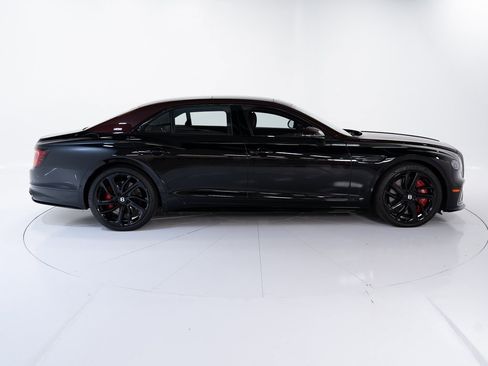Certified 2025 Bentley Flying Spur Plug-In Hybrid image 6