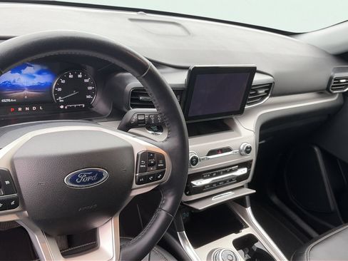 Certified 2023 Ford Explorer XLT w/ Equipment Group 202A AWD/4WD image 21