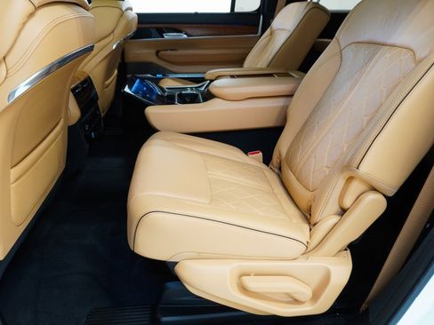 Used 2023 Jeep Grand Wagoneer Series III image 20