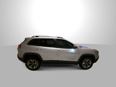 Used 2019 Jeep Cherokee Trailhawk w/ Cold Weather Group image 9