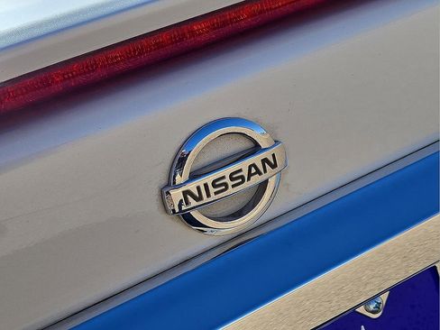 Used 2016 Nissan Maxima Platinum w/ Interior Lighting Package image 12