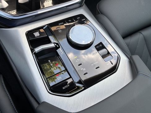 Used 2025 BMW X3 xDrive30i w/ Premium Package image 29