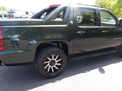 Used 2013 Chevrolet Avalanche LS image 13
