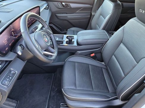 Used 2025 Buick Enclave Sport Touring image 10