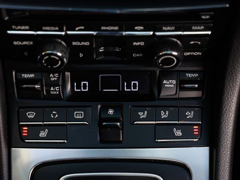 Used 2013 Porsche 911 Carrera 4 image 45