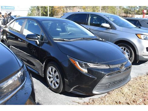 Used 2024 Toyota Corolla LE image 5