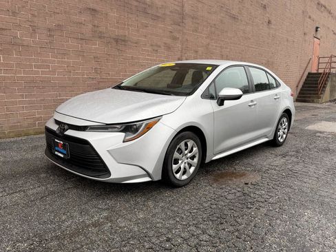 Used 2024 Toyota Corolla LE image 1