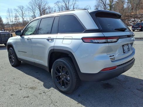 New 2026 Jeep Grand Cherokee Altitude AWD/4WD image 6