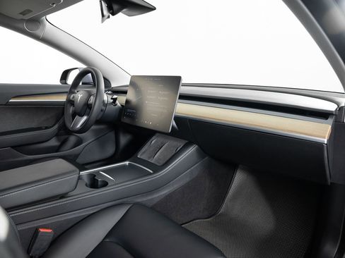 Used 2021 Tesla Model 3 Standard Range image 26