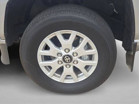 Used 2024 Toyota Tacoma SR5 AWD/4WD image 21