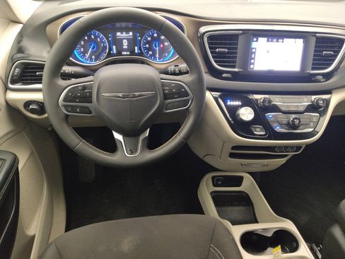 Used 2023 Chrysler Voyager LX FWD image 22