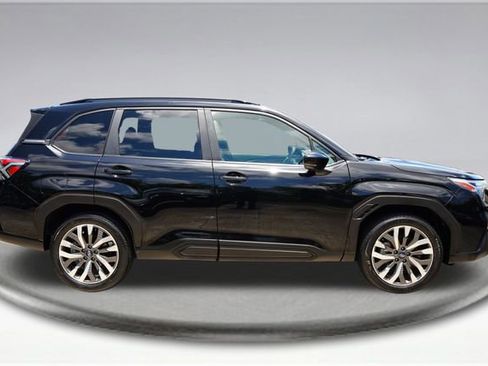 Used 2025 Subaru Forester Touring AWD/4WD image 15