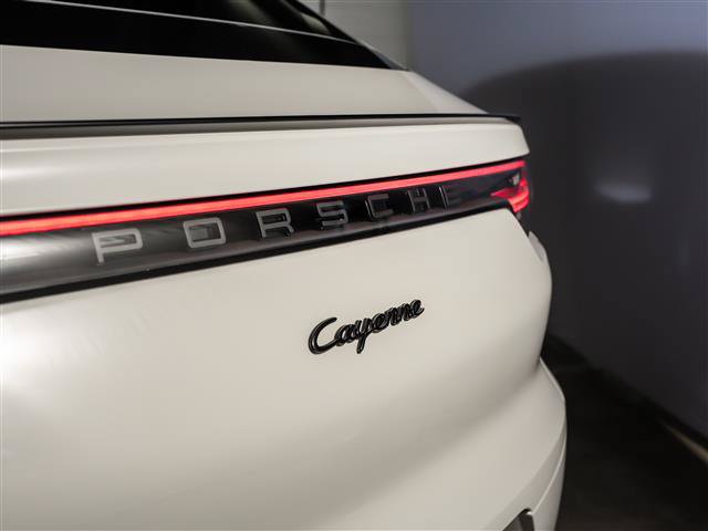 Certified 2023 Porsche Cayenne Platinum Edition AWD/4WD image 34